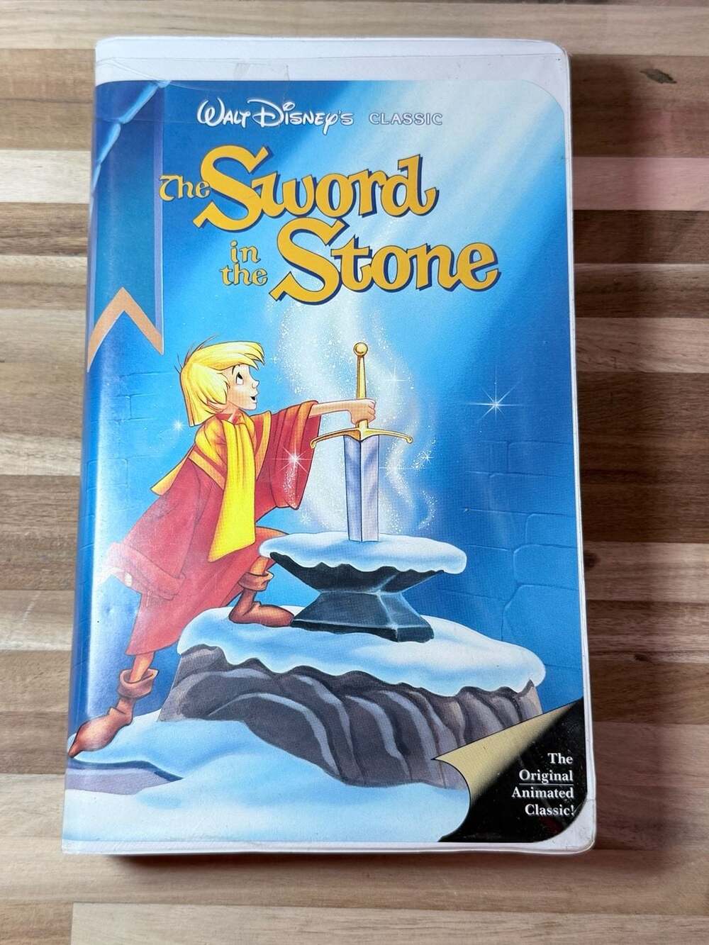 Walt Disney The Sword in the Stone VHS Classic Animated Movie